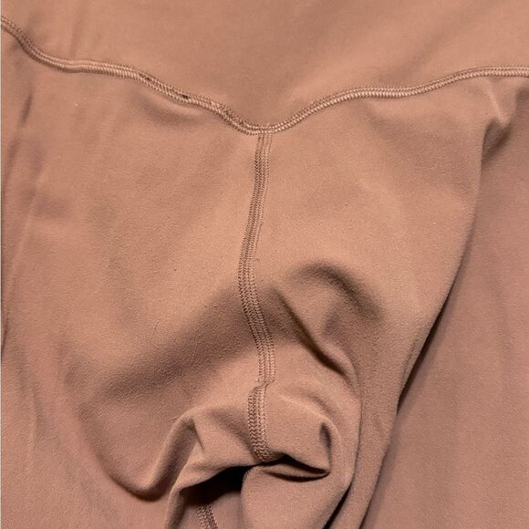 Lululemon
Nulu Craft Mesh Leggings size 6 - Picture 9 of 15